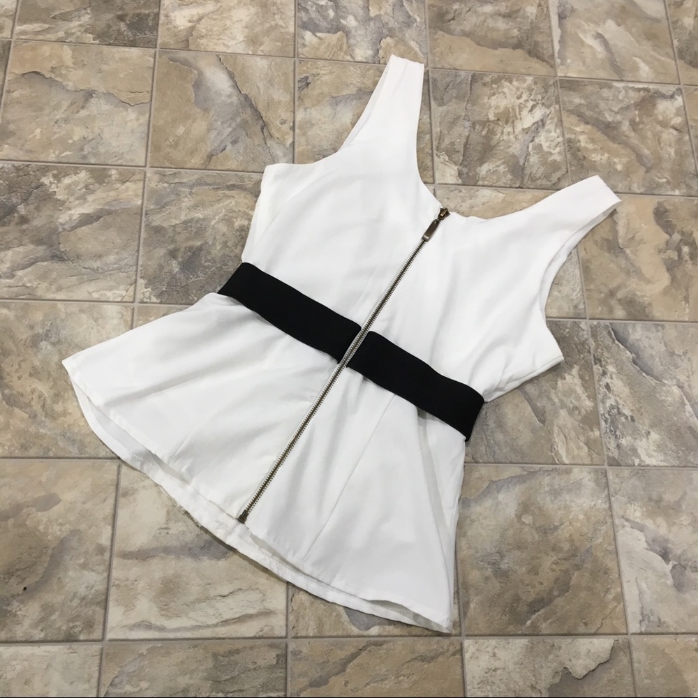 ALYTHEA Ruffle Top - Picture 4 of 8